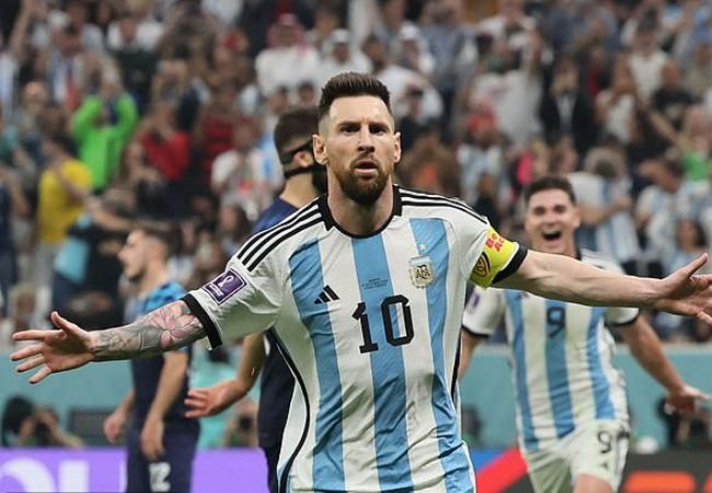 Cầu thủ đá bóng giỏi nhất thế giới là ai - Lionel Messi 